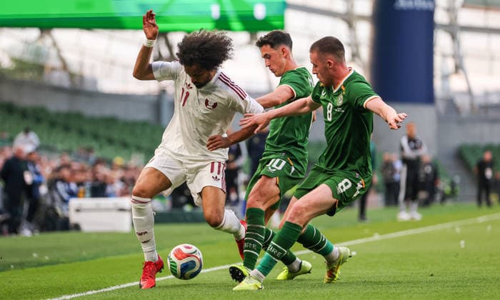 International Friendly, Länderspiel, Nationalmannschaft Aviva Stadium, Dublin 28 5 2026 Republic of Ireland vs Qatar Qatar™s Akram Afif with Jamie McGrath and Jack Moylan of Ireland Akram Afif with Jamie McGrath and Jack Moylan 28 5 2026  Copyright: x INPHO RyanxByrnex RB2_8732