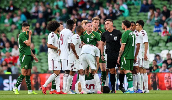 International Friendly, Länderspiel, Nationalmannschaft Aviva Stadium, Dublin 28 5 2026 Republic of Ireland vs Qatar Ireland s Jack Moylan reacts after being shown a red card by referee Jamie Robinson Jack Moylan reacts after being shown a red card by referee Jamie Robinson 28 5 2026  Copyright: x INPHO RyanxByrnex RB1_8113