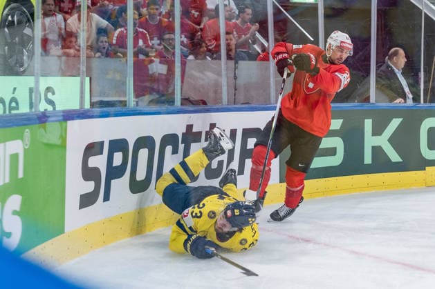 28 05 2026, Zurich, Swiss Life Arena, Ice Hockey World Championships Switzerland Sweden, 23 Oliver Ekman larsson Sweden , 22 Nino Niederreiter Switzerland Zurich Swiss Life Arena Zurich Switzerland Copyright: xJustPictures.ch StefanxEmchx jp-de-StEm-DSC0072020260528