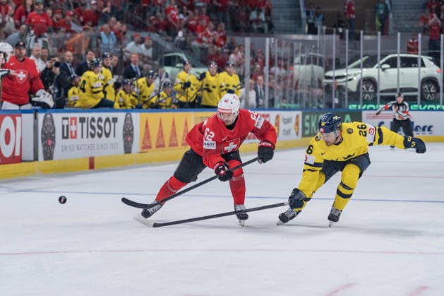 28 05 2026, Zurich, Swiss Life Arena, Ice Hockey World Championships Switzerland Sweden, 26 Erik Brannstrom Sweden , 62 Denis Malgin Switzerland Zurich Swiss Life Arena Zurich Switzerland Copyright: xJustPictures.ch StefanxEmchx jp-de-StEm-DSC0131920260528