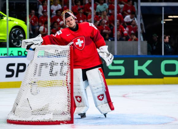 260528 Goaltender Leonardo Genoni of Switzerland during the 2026 IIHF Ice Hockey World Championship quarterfinal match between Switzerland and Sweden on May 28, 2026 in Zürich Photo Jesper Zerman BILDBYRAN kod JZ JZ0733 ishockey ice hockey ishockey vm 2026 vm 2026 iihf world championship kvartsfinal quarterfinal quarterfinals switzerland schweiz sverige sweden bbeng  Copyright: JESPERxZERMAN BB260528JZ153