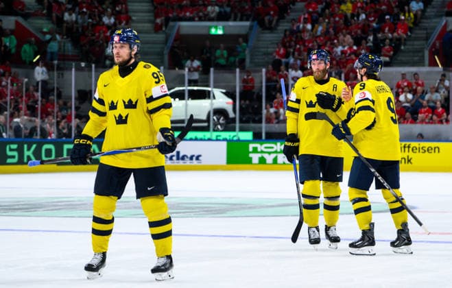 260528 Jacob De La Rose, Mattias Ekholm and Linus Karlsson of Sweden during the 2026 IIHF Ice Hockey World Championship quarterfinal match between Switzerland and Sweden on May 28, 2026 in Zürich Photo Jesper Zerman BILDBYRAN kod JZ JZ0733 ishockey ice hockey ishockey vm 2026 vm 2026 iihf world championship kvartsfinal quarterfinal quarterfinals switzerland schweiz sverige sweden bbeng  Copyright: JESPERxZERMAN BB260528JZ159