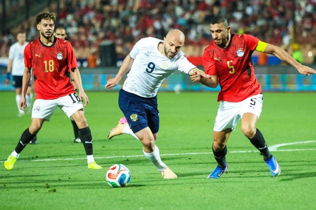 EGYPT, CAIRO - MAY 28, 2026: Egypt s Nabil Emad, Russia s Georgy Melkadze and Egypt s Ramy Rabia (L-R) fight for the ball in a friendly football match between Egypt and Russia at the Cairo International Stadium Friendly Football Match: Egypt Vs Russia  - ZUMAt113 20260528_zaa_t113_913 Copyright: xPeterxKovalevx