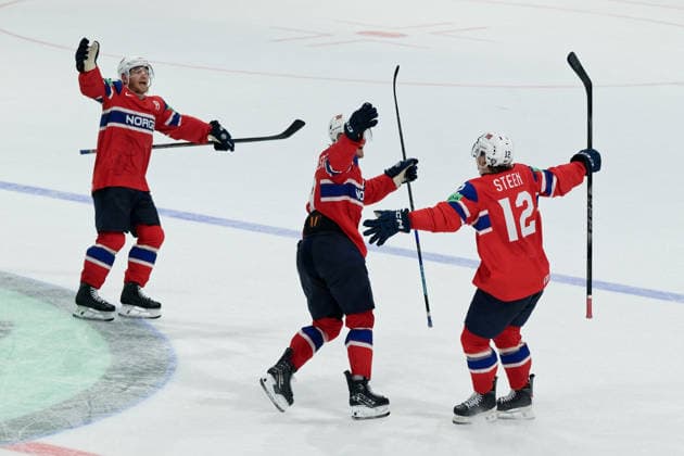 Fribourg, Switzerland - May 28 : Noah Steen of Norway celebrates after scoring his team s second goal with teammates during the 2026 IIHF Ice hockey, Eishockey World Championship, WM, Weltmeisterschaft Switzerland Quarter Final match between Norway and Latvia at BCF Arena on May 28 , 2026 in Fribourg, Switzerland.  Copyright: xGiuseppexVelletrix Sportspressphoto_SPR156399