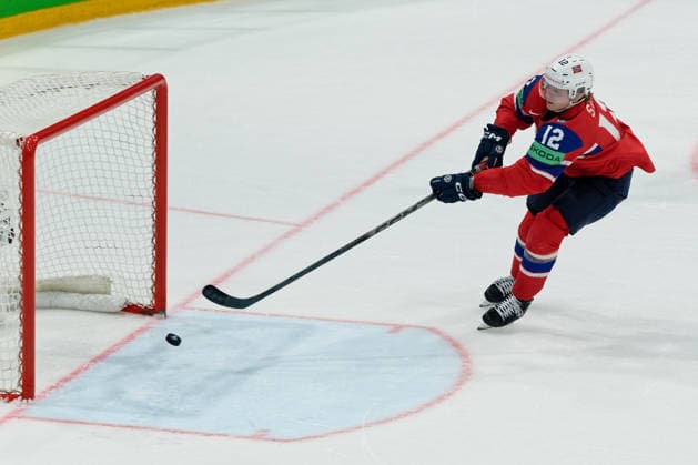 Fribourg, Switzerland - May 28 : Noah Steen of Norway celebrates after scoring his team s second goal during the 2026 IIHF Ice hockey, Eishockey World Championship, WM, Weltmeisterschaft Switzerland Quarter Final match between Norway and Latvia at BCF Arena on May 28 , 2026 in Fribourg, Switzerland.  Copyright: xGiuseppexVelletrix Sportspressphoto_SPR156404