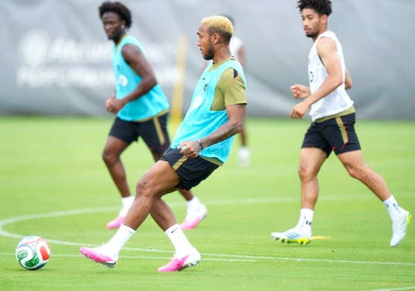 May 28, 2026, Charlotte, Nc, UNITED STATES: Canada defender Derek Cornelius passes the ball during team Canada World Cup roster selection camp in Charlotte, NC on Thursday, May 28, 2026. Canada News - May 28, 2026  - ZUMAc35_ 20260528_zaf_c35_083 Copyright: xNathanxDenettex