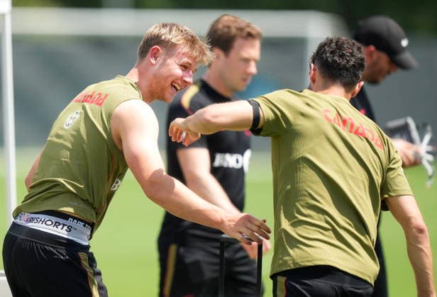 May 28, 2026, Charlotte, Nc, UNITED STATES: Canada defender Luc de Fougerolles, left, jokes around with teammate Stephen Eustaquio during team Canada World Cup roster selection camp in Charlotte, NC on Thursday, May 28, 2026. Canada News - May 28, 2026  - ZUMAc35_ 20260528_zaf_c35_097 Copyright: xNathanxDenettex