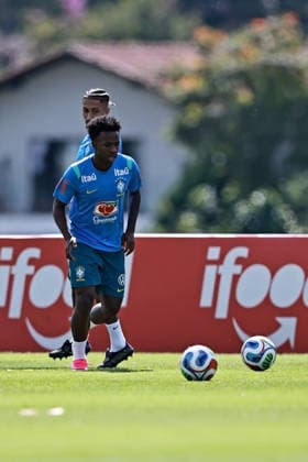 28th May 2026; Teresopolis, Brazil: Vinicius Jr controls the ball of Brazil during a training session at the Granja Comary training center in Teresopolis, Rio de Janeiro, Brazil, on May 28, 2026, ahead of the FIFA World Cup, WM, Weltmeisterschaft, Fussball 2026 HeulerxAndrey