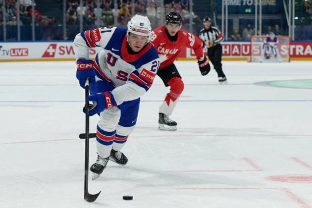 Fribourg, Switzerland - May 28 : Alex Steeves of United States in action (close up) during the 2026 IIHF Ice hockey, Eishockey World Championship, WM, Weltmeisterschaft Switzerland Quarter Final match between Canada and United States at BCF Arena on May 28 , 2026 in Fribourg, Switzerland.  Copyright: xGiuseppexVelletrix Sportspressphoto_SPR156441