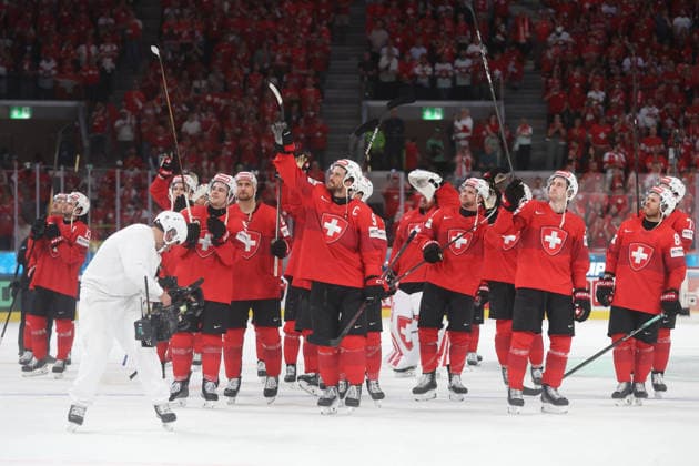 28 05 2026 Swiss Life Arena Zurich , SWITZERLAND, mens ice hockey IIHF World Championship Zurich 2026 quarter-final SUI SWE final cheer with Tim Berni, Roman Josi, Simon Moser and Christoph Bertschy SUI among others