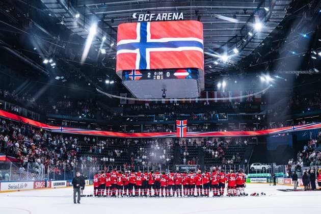 FRIBOURG, FRIBOURG - MAY 28: Norway players celebrate the victory following the 2026 IIHF World Championship, WM, Weltmeisterschaft match between Norway and Latvia at BCF Arena on May 28, 2026 in Fribourg, Fribourg, Switzerland.  Copyright: xLivioxBaeriswylx xSPPx Sportspressphoto_SPR156454