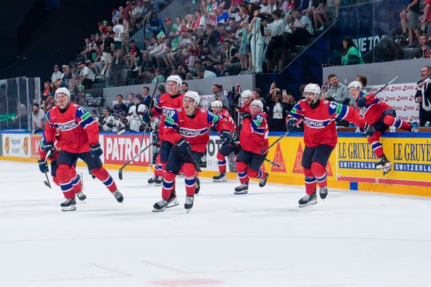 FRIBOURG, SWITZERLAND MAY 28 Norway defeats Latvia and advances to the semifinals, during the 2026 IIHF Ice Hockey World Championship Switzerland game between Norway and Latvia at BCF Arena on May 28, 2026 in Fribourg, Fribourg Fribourg BCF Arena Fribourg Switzerland Copyright: xJustPictures.ch JarixPestelaccix jp-en-EuSpIm-JP6_JAR_Norway_Latvia_28May2026_00165