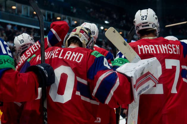 FRIBOURG, SWITZERLAND MAY 28 Norway defeats Latvia and advances to the semifinals, during the 2026 IIHF Ice Hockey World Championship Switzerland game between Norway and Latvia at BCF Arena on May 28, 2026 in Fribourg, Fribourg Fribourg BCF Arena Fribourg Switzerland Copyright: xJustPictures.ch JarixPestelaccix jp-en-EuSpIm-JP6_JAR_Norway_Latvia_28May2026_00173