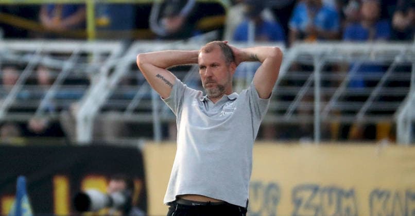 28 05 2026, xfsx, Herren, Fußball, Saison 2025 2026, Aufstiegsspiele zur 3 Liga, Play Offs 1 FC Lokomtive Leipzig FC Wuerzburger Kickers v li Trainer Jochen Seitz 1 FC Lokomotive Leipzig enttaeuschtend schauen, Enttaeuschung, disappointed, Einzelbild Leipzig Bruno Plache Stadion Sachsen Deutschland