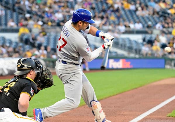 Chicago Cubs right fielder Seiya Suzuki (27) singles in one run during the fourth inning against the Pittsburgh Pirates at PNC Park on Thursday, May 28, 2026 in Pittsburgh.  PIT2026052813 ArchiexCarpenter