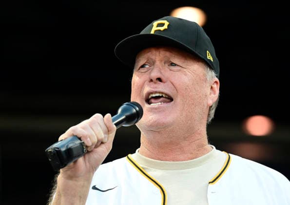 Bil Fagerbakke the voice of SpongeBob SquarePant s Patrick Star in Pittsburgh announces the mascot race between innings against the Pittsburgh Pirates and Chicago Cubs at PNC Park on Thursday, May 28, 2026 in Pittsburgh.  PIT2026052819 ArchiexCarpenter