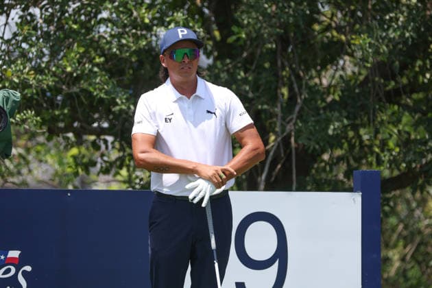 FORT WORTH, TX - MAY 28: Rickie Fowler (USA) looks over the 9th tee during the Charles Schwab Challenge on May 28, 2026 at Colonial Country Club in Fort Worth, TX. (Photo by George Walker Icon Sportswire) GOLF: MAY 28 PGA, Golf Herren Charles Schwab Challenge EDITORIAL USE ONLY Icon26052826