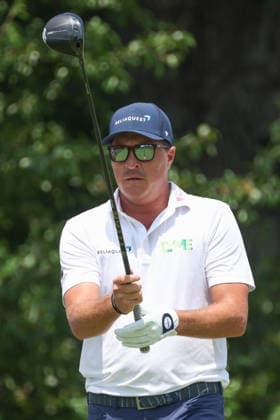 FORT WORTH, TX - MAY 28: Kevin Roy (USA) hits from the 12th tee during the Charles Schwab Challenge on May 28, 2026 at Colonial Country Club in Fort Worth, TX. (Photo by George Walker Icon Sportswire) GOLF: MAY 28 PGA, Golf Herren Charles Schwab Challenge EDITORIAL USE ONLY Icon26052833