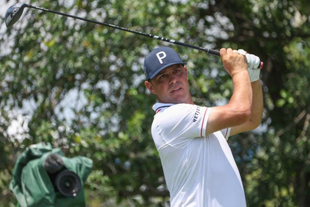 FORT WORTH, TX - MAY 28: Gary Woodland (USA) hits from the 9th tee during the Charles Schwab Challenge on May 28, 2026 at Colonial Country Club in Fort Worth, TX. (Photo by George Walker Icon Sportswire) GOLF: MAY 28 PGA, Golf Herren Charles Schwab Challenge EDITORIAL USE ONLY Icon26052840