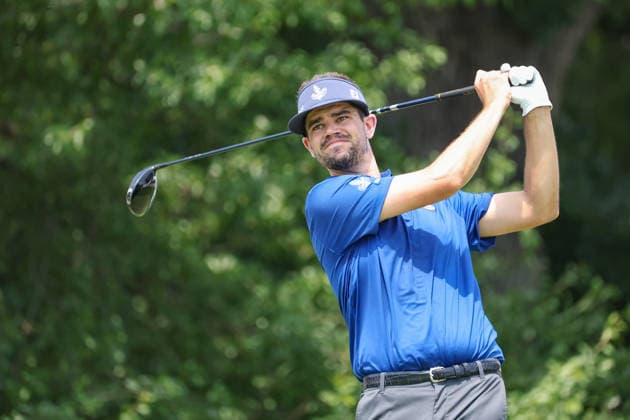 FORT WORTH, TX - MAY 28: Beau Hossler (USA) hits from the 12th tee during the Charles Schwab Challenge on May 28, 2026 at Colonial Country Club in Fort Worth, TX. (Photo by George Walker Icon Sportswire) GOLF: MAY 28 PGA, Golf Herren Charles Schwab Challenge EDITORIAL USE ONLY Icon26052852