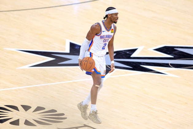 NBA, Basketball Herren, USA West Conference Finals Game 6 - Oklahoma City Thunder at San Antonio Spurs Oklahoma City Thunder guard Shai Gilgeous-Alexander in action during Game 6 of the NBA West Conference Finals between the San Antonio Spurs and Oklahoma City Thunder in San Antonio, Texas, USA, 28 May 2026. San Antonio United States  Copyright: xADAMxDAVISx