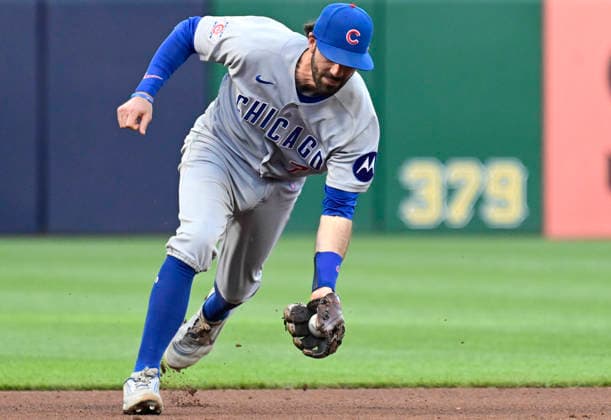 Chicago Cubs shortstop Dansby Swanson (7) field the ground ball and throws to first base for the out against the Pittsburgh Pirates in the fourth inning at PNC Park on Thursday, May 28, 2026 in Pittsburgh.  PIT2026052816 ArchiexCarpenter