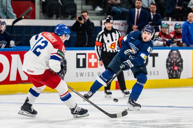 xxkeikkaxx 20260528 Swiss Life Arena, Zurich, Switzerland. IIHF Ice hockey, Eishockey World Championships Quarterfinal match Finland vs Czechia Ville Heinola (41) of Team Finland Jiri Cernoch (12) of Team Czechia Photo by Pasi Suokko All Over Press  1.06236768