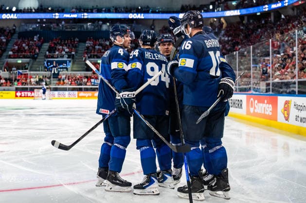 xxkeikkaxx 20260528 Swiss Life Arena, Zurich, Switzerland. IIHF Ice hockey, Eishockey World Championships Quarterfinal match Finland vs Czechia Konsta Helenius (94) of Team Finland Mikko Lehtonen (4) of Team Finland Aleksander Barkov (16) of Team Finland Mikael Granlund (64) of Team Finland Henri Jokiharju (10) of Team Finland Celebrate 3-0 goal Photo by Pasi Suokko All Over Press  1.06237114