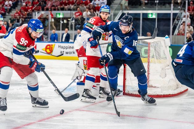 xxkeikkaxx 20260528 Swiss Life Arena, Zurich, Switzerland. IIHF Ice hockey, Eishockey World Championships Quarterfinal match Finland vs Czechia Aleksander Barkov (16) of Team Finland Tomas Cibulka (65) of Team Czechia David Tomasek (96) of Team Czechia Photo by Pasi Suokko All Over Press  1.06237115