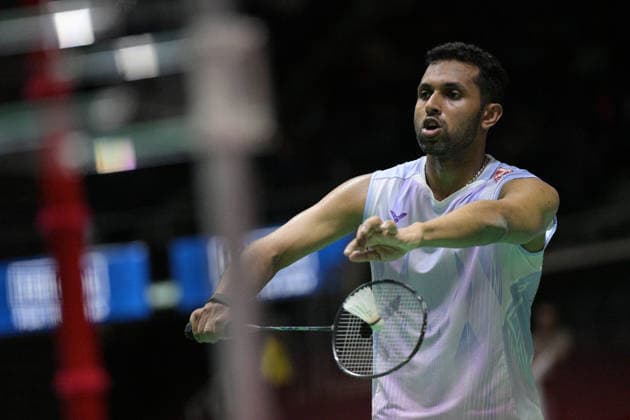 (260529) -- SINGAPORE, May 29, 2026 -- Prannoy H. S. serves during men s singles round of 16 match between Loh Kean Yew of Singapore and Prannoy H. S. of India at the Singapore Badminton Open 2026 in Singapore on May 28, 2026. (Photo by Xinhua) (SP)SINGAPORE-BADMINTON-SINGAPORE OPEN-MEN S SINGLES ThenxChihxWey 