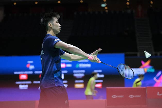 (260529) -- SINGAPORE, May 29, 2026 -- Loh Kean Yew serves during men s singles round of 16 match between Loh Kean Yew of Singapore and Prannoy H. S. of India at the Singapore Badminton Open 2026 in Singapore on May 28, 2026. (Photo by Xinhua) (SP)SINGAPORE-BADMINTON-SINGAPORE OPEN-MEN S SINGLES ThenxChihxWey 