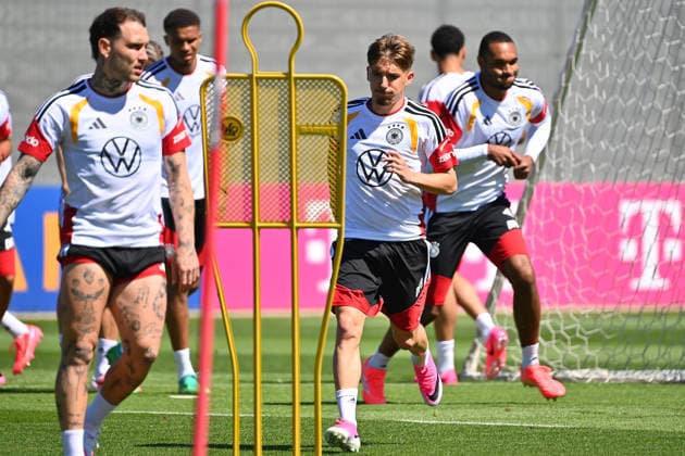 right Lennart KARL GER , left David RAUM GER German national football team, World Cup preparation, training camp in Herzogenaurach on 28 05 2026