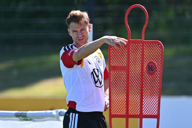 Joshua KIMMICH GER , action,single image,cropped single motif,half figure,half figure German national soccer team,World Cup preparation, training camp in Herzogenaurach on 28 05 2026