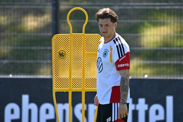 Angelo STILLER GER , action,single image,cropped single motif,half figure,half figure German national soccer team,World Cup preparation, training camp in Herzogenaurach on 28 05 2026