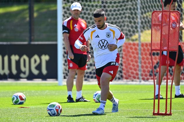 Deniz UNDAV GER on the ball,action,single action,single image,cropped image,full body shot,whole figure German national soccer team,World Cup preparation, training camp in Herzogenaurach on 28 05 2026