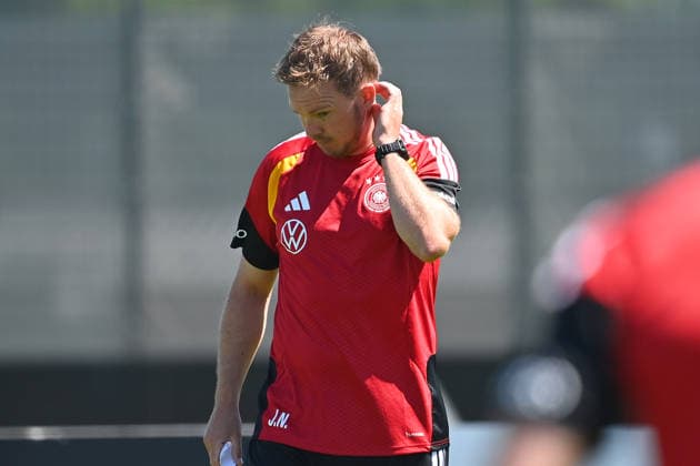 National coach Julian NAGELSMANN GER , skeptical, gesture, single image, cropped single motif, half figure, half figure German national football team, World Cup preparation, training camp in Herzogenaurach on 28 05 2026