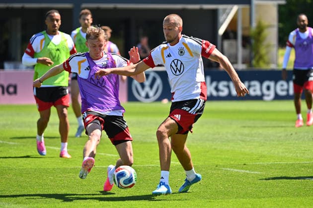 v re Waldemar ANTON GER , action, duel against Maximilian BEIER GER German national football team, World Cup preparation, training camp in Herzogenaurach on 28 05 2026