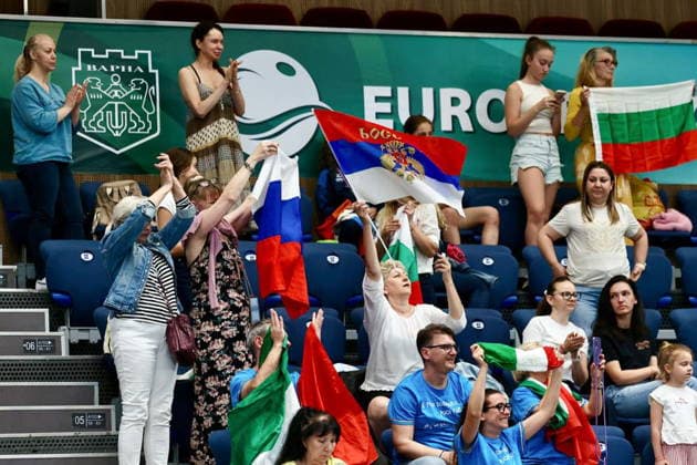 BULGARIA, VARNA - MAY 29, 2026: Fans cheer during a victory ceremony at the 2026 European Rhythmic gymnastics, Rhythmische Sportgymnastik, RSG Championships. Russia s national team, Nationalteam is performing under the Russian flag and anthem. Igor Lenkin TASS  93157423