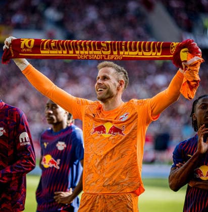 Leipzigs Torwart Torhueter Peter Gulacsi. Fussball 1. Bundesliga, 34. Spieltag: SC Freiburg - RB Leipzig. 16. Mai 2026: Freiburg, Europa-Park-Stadion. SC Freiburg - RB Leipzig *** Leipzig goalkeeper Peter Gulacsi Soccer 1 Bundesliga, Matchday 34 SC Freiburg RB Leipzig 16 May 2026 Freiburg, Europa Park Stadion SC Freiburg RB Leipzig