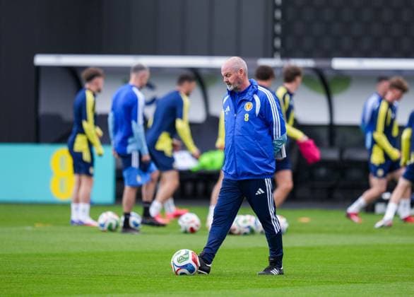 Scotland Men s Head Coach Steve Clarke Scotland Team Training, Football, Hampden Park, Glasgow, Scotland, UK - 29 May 2026Glasgow Hampden Park United Kingdom EDITORIAL USE ONLY No use with unauthorised audio, video, data, fixture lists, club league logos or live services. Online in-match use limited to 120 images, no video emulation. No use in betting, games or single club league player publications.  Copyright: xStuartxWallace Shutterstockx 16902976ac