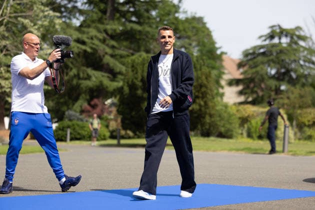 French national football team arrives at the FFF - Clairefontaine-en-Yvelines France s national football team defender Lucas Digne arrives at French football federation s (FFF) training ground in Clairefontaine-en-Yvelines, southwest of Paris, ahead of the 2026 FIFA World Cup, WM, Weltmeisterschaft, Fussball on May 29, 2026. Photo by Raphael Lafargue ABACAPRESS.COM Clairefontaine-en-Yvelines France  Copyright: xLafarguexRaphael ABACAx