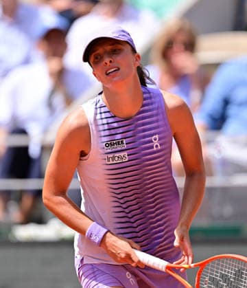 2026 French Open (Roland-Garros) - Day 6 PARIS, FRANCE - MAY 29: Iga Swiatek of Poland in action against Magda Linette of Poland in the Women s Singles third round match on Day Six of the 2026 French Open at Roland Garros in Paris, France on May 29, 2026. Mustafa Yalcin Anadolu Paris France. Editorial use only. Please get in touch for any other usage.  Copyright: x2026xAnadoluxMustafaxYalcinx