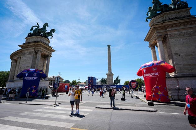 MD-1 Fan Festival - UEFA Champions League Final 2026 General view of the square during the MD-1 Fan Festival - UEFA Champions League Final 2026 at Heroes™ Square ahead the UEFA Champions League Final match between Paris Saint-Germain FC and Arsenal FC at Puskas Arena on May 29, 2026 in Budapest, Hungary Budapest Heroes Square Hungary Hungary Copyright: xGiuseppexMaffiax 260529_UCL_ChampionsVillage_GM_06756
