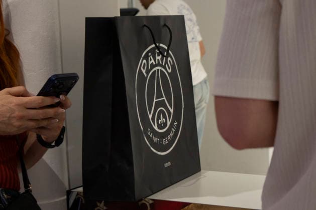 Illustration du pop up store éphémère à Paris (1er) du Paris-Saint-Germain, à l occasion de la finale de la Ligue des champions (PSG vs Arsenal), le 29 mai 2026. Son ouverture est prévue du 27 au 31 mai 2026. Lou-Line Cottard Bestimage Illustration of the Paris Saint-Germain pop-up store in Paris (1st arrondissement), on the occasion of the Champions League final (PSG vs Arsenal), on May 29, 2026. Its opening is scheduled from May 27 to 31, 2026. Paris France  Copyright: xLou-LinexCottardx xBestimagexLou-LinexCottardx xBestimagex