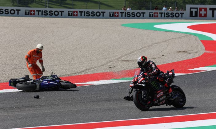 29 05 2026, Autodromo Internazionale del Mugello, Mugello, MotoGP Italian Grand Prix 2026 ,in the picture accident of Fabio Quartararo FRA , Monster Energy Yamaha MotoGP, Marco Bezzecchi ITA , Aprilia Racing Photo by Hasan Bratic DeFodi Images