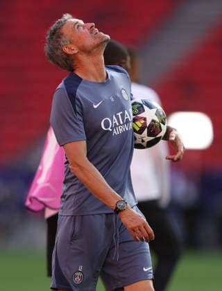 Paris Saint-Germain manager Luis Enrique looks to the skies Paris Saint-Germain Training Session, UEFA Champions League, Final, Football, Puskas Arena, Budapest, Hungary - 29 May 2026Budapest Puskas Arena Hungary EDITORIAL USE ONLY No use with unauthorised audio, video, data, fixture lists, club league logos or live services. Online in-match use limited to 120 images, no video emulation. No use in betting, games or single club league player publications.  Copyright: xKieranxMcManus Shutterstockx 16898279ai