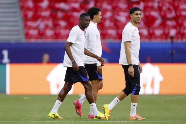 BUDAPEST - (l-r) Ousmane Dembele of Paris Saint-Germain, Marquinhos of Paris Saint-Germain, Achraf Hakimi of Paris Saint-Germain during the MD-1 training ahead of the UEFA Champions League final between Paris Saint-Germain and Arsenal FC at Puskas ArÃ na on May 29, 2026, Budapest, Hungary. MAURICE VAN STEEN ANP UEFA Champions League Final 2026 2025-2026 xVIxANPxSportx xMauricexvanxSteenxIVx 559600175 originalFilename: 559600175.jpg