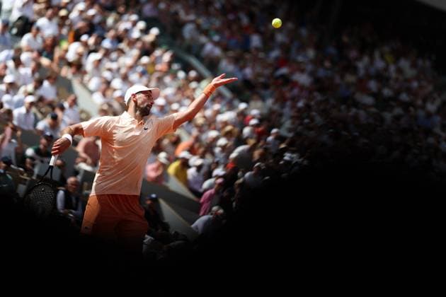 ROLAND GARROS PHOTOPQR LE PARISIEN Le Parisien Arnaud Journois ; PARIS ; 29 05 2026 ; Paris. Stade Roland Garros, le 29 mai 2025. Tennis. Internationaux de France de Roland Garros. Simple Messieurs Court Philippe Chatrier - 3ème tour Novak Djokovic vs Joao Fonseca Photo Le Parisien Arnaud Journois - Roland Garros French Open tennis tournament, in Paris, France, on 29 May 2026 PARIS 75 France  Copyright: xPHOTOPQR LExPARISIEN MAXPPPxLexParisienx xArnaudxJournoisx 20260529LPA0027 20260529LPA0027