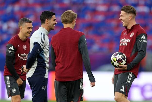 Arsenal manager Mikel Arteta shares a joke with his players Arsenal Training Session, UEFA Champions League, Final, Football, Puskas Arena, Budapest, Hungary - 29 May 2026Budapest Puskas Arena Hungary EDITORIAL USE ONLY No use with unauthorised audio, video, data, fixture lists, club league logos or live services. Online in-match use limited to 120 images, no video emulation. No use in betting, games or single club league player publications.  Copyright: xKieranxMcManus Shutterstockx 16898278z