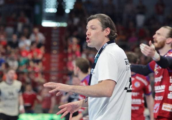 29 05 2026 Handball 1 Bundesliga DAIKIN HBL Season 2025 2026 33 Matchday HC Erlangen Metropolregion Nuremberg HCE Bergischer HC DaMa xdaxmax Johannes Sellin Coach HC Erlangen HCE indicates gestures directs gives instructions